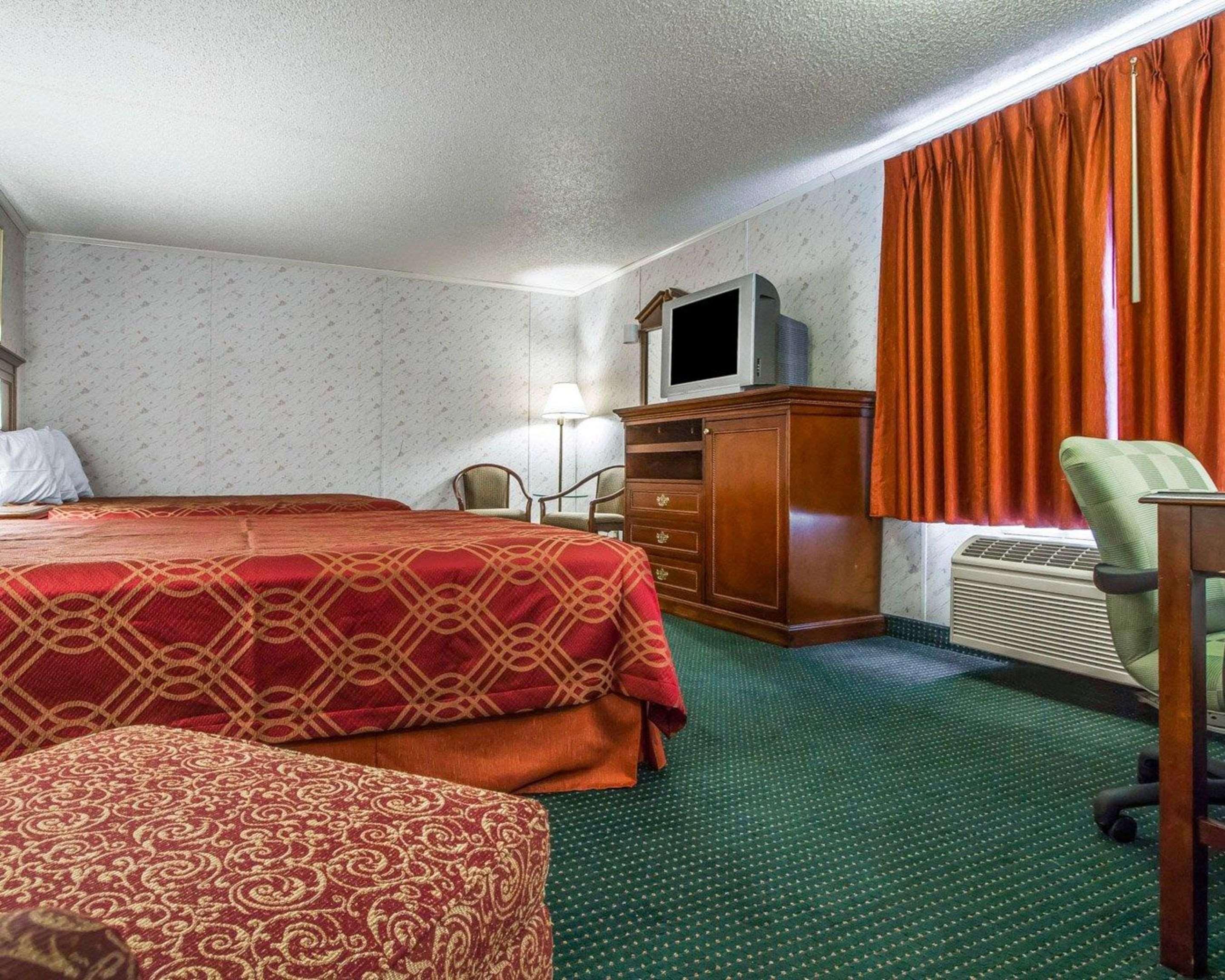 Rodeway Inn & Suites Brunswick Near Hwy 1 Exteriör bild