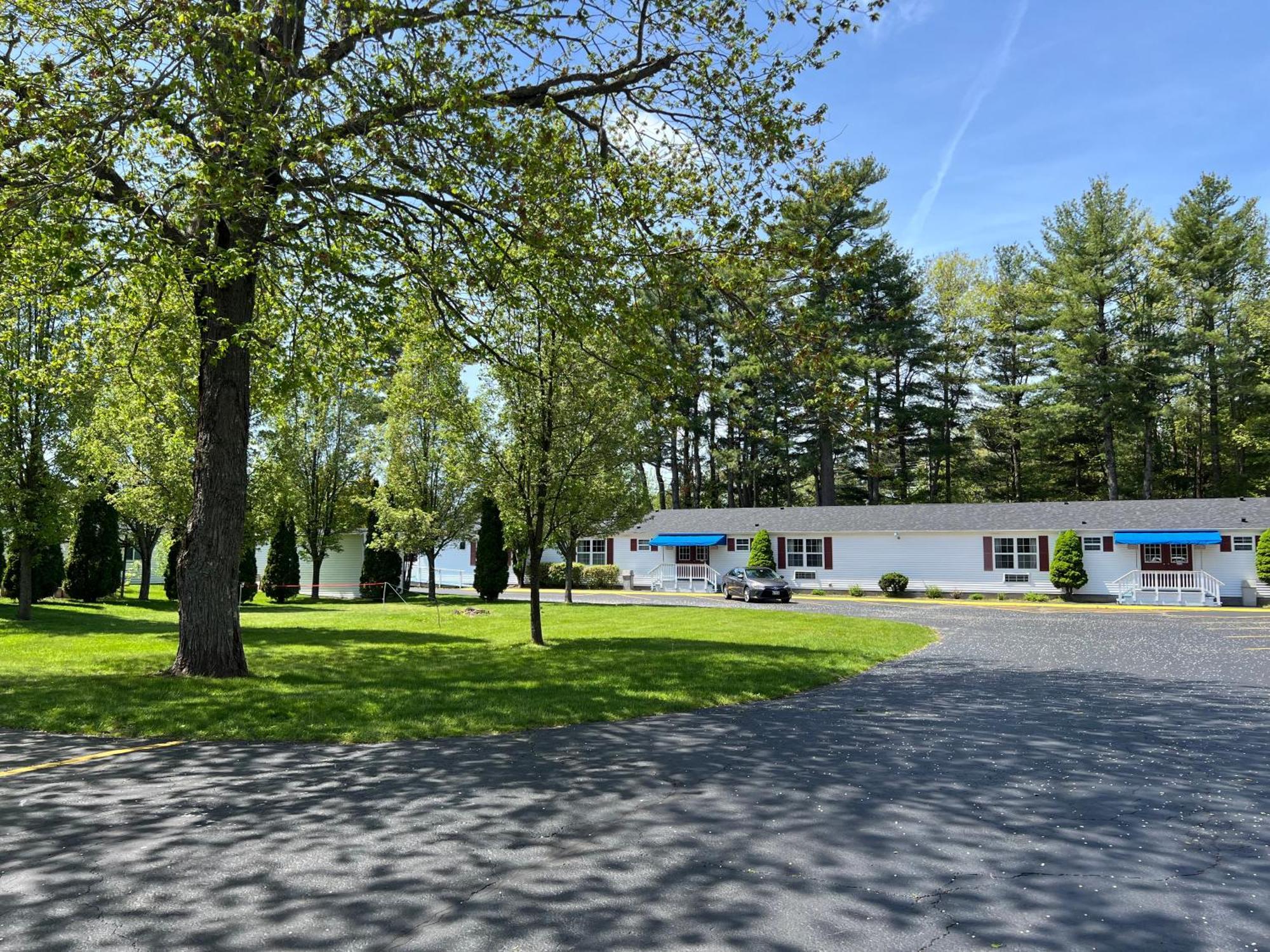Rodeway Inn & Suites Brunswick Near Hwy 1 Exteriör bild