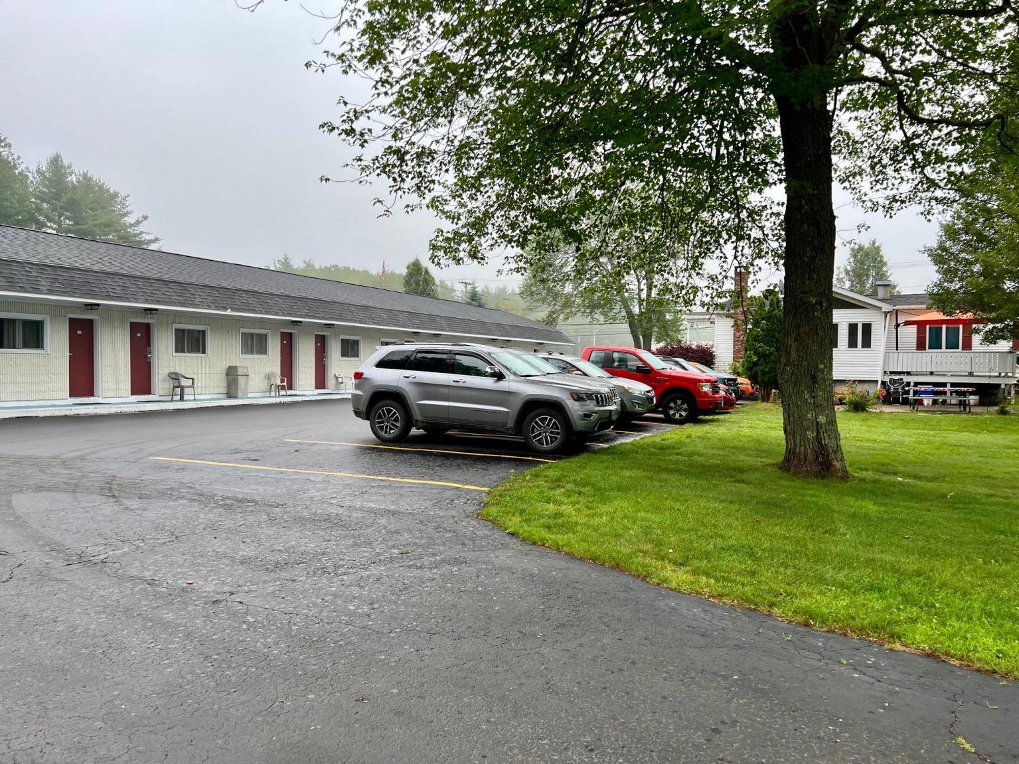 Rodeway Inn & Suites Brunswick Near Hwy 1 Exteriör bild